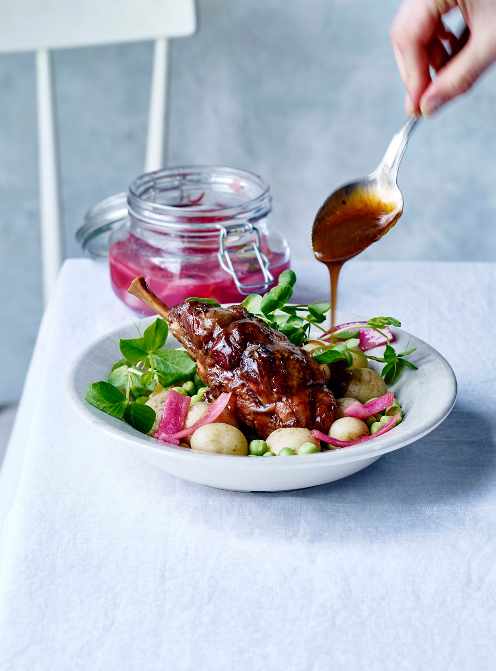 Braiserede spoleben med kartofler og ærter