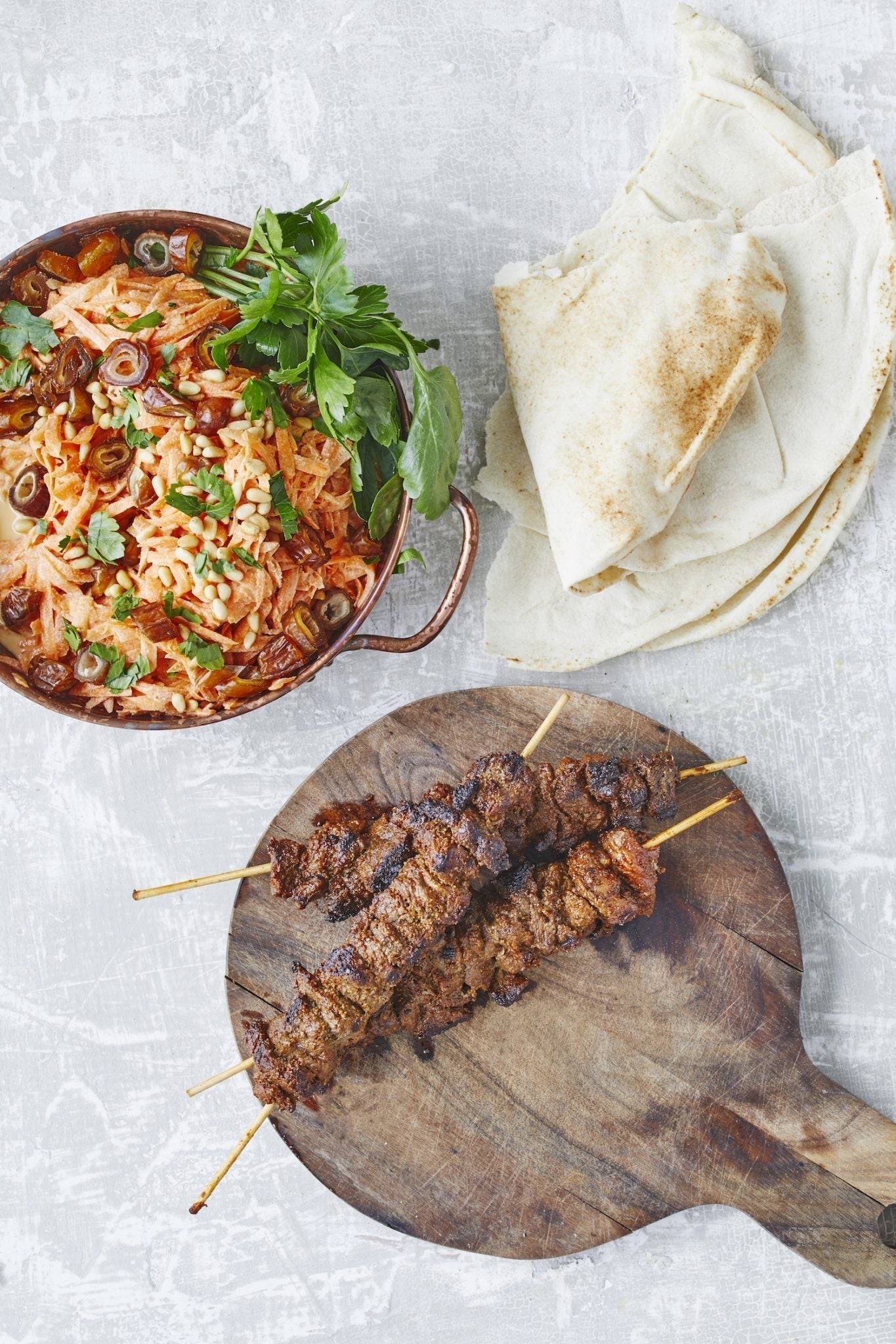 Kebabspyd af lam med gulerodssalat