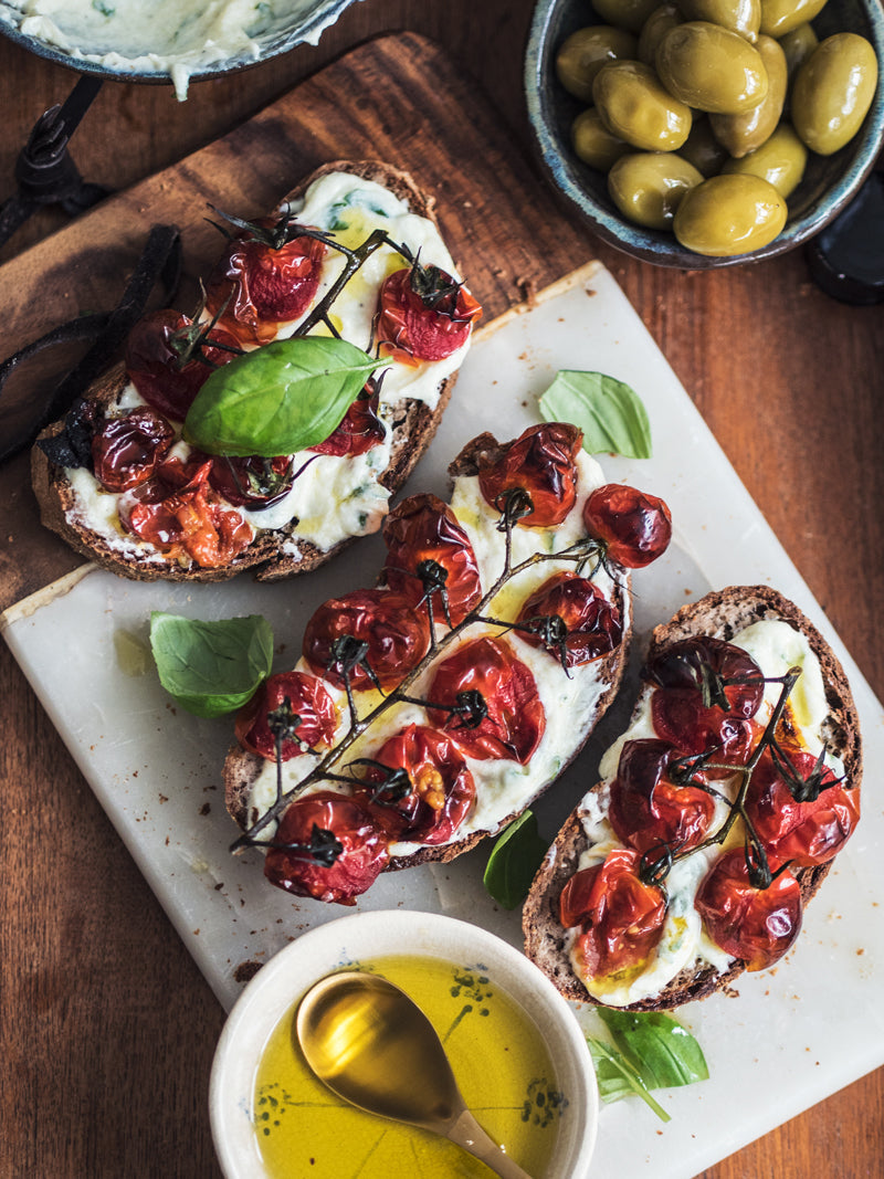 Bruschetta med ricottacreme & bagte tomater