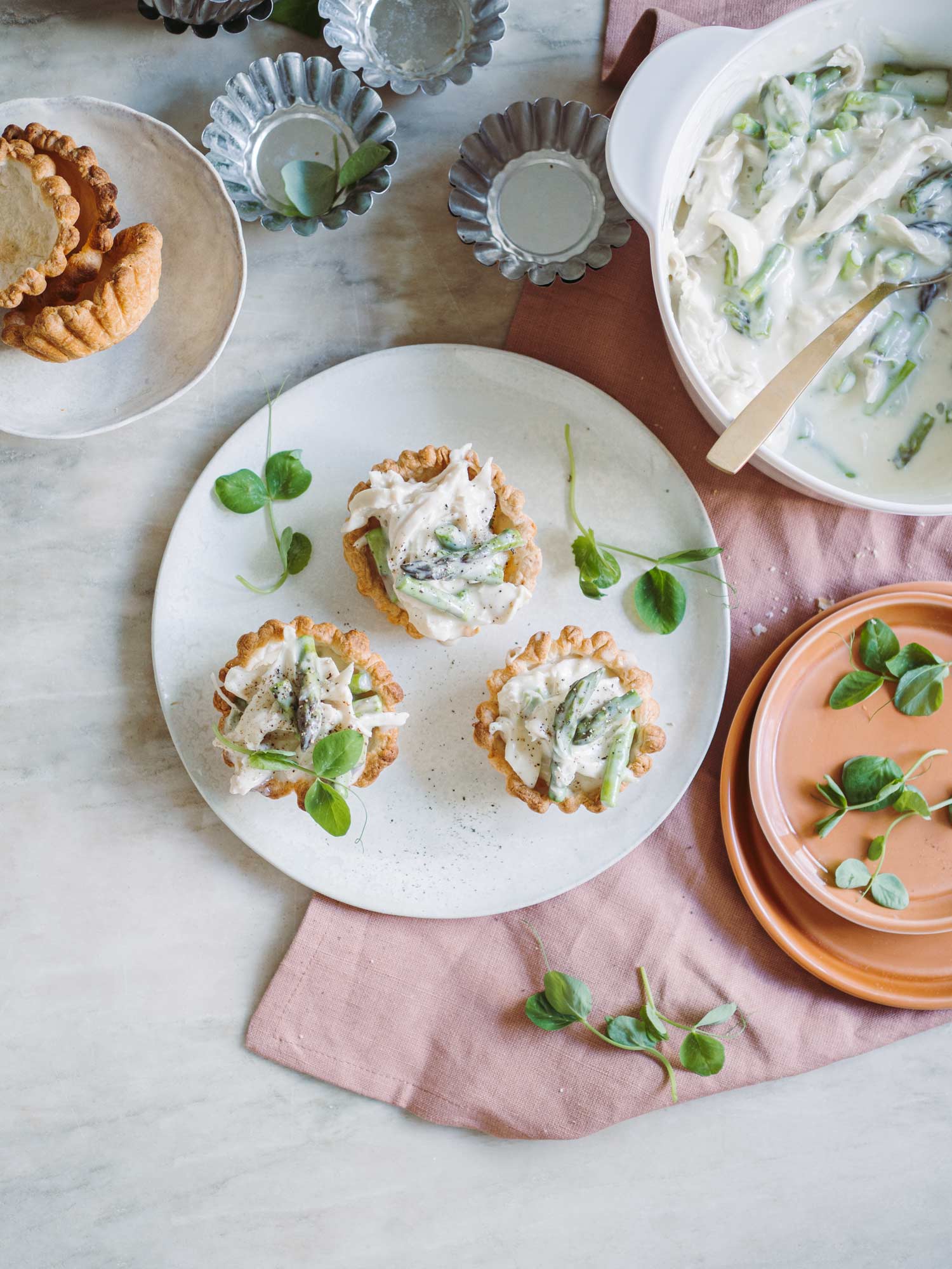 Tarteletter med kylling og asparges