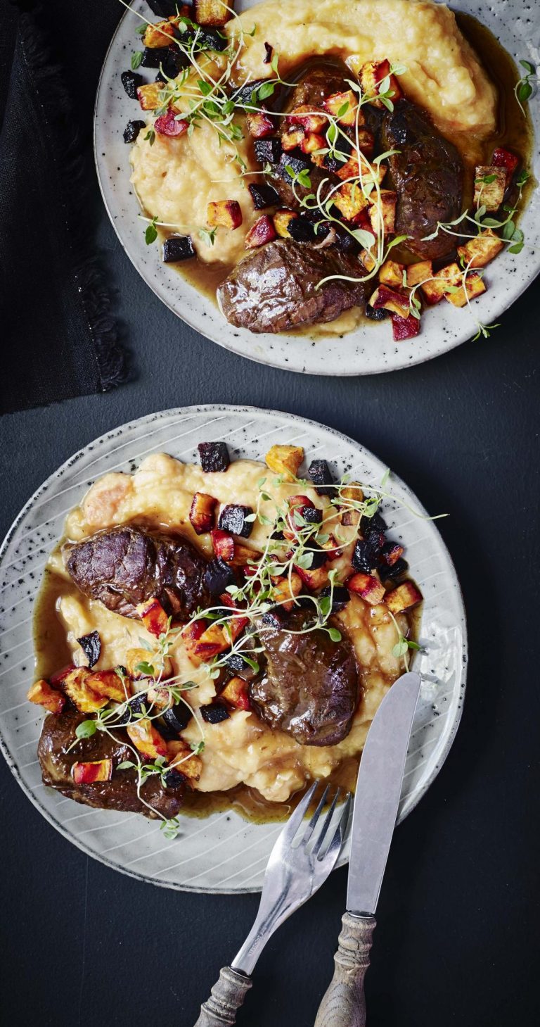 Braiserede svinekæber med rodfrugtmos