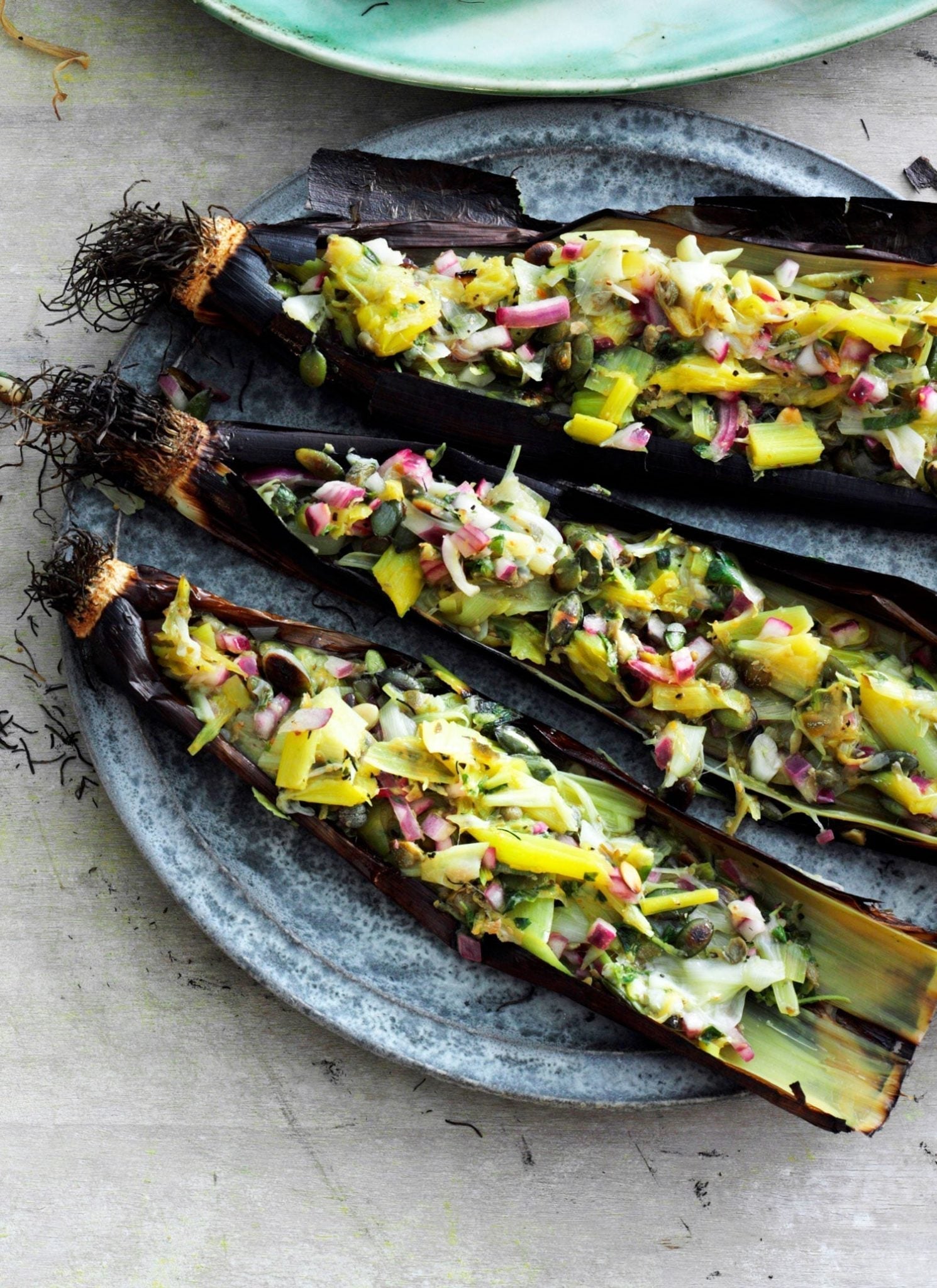 Fyldte grillede porrer