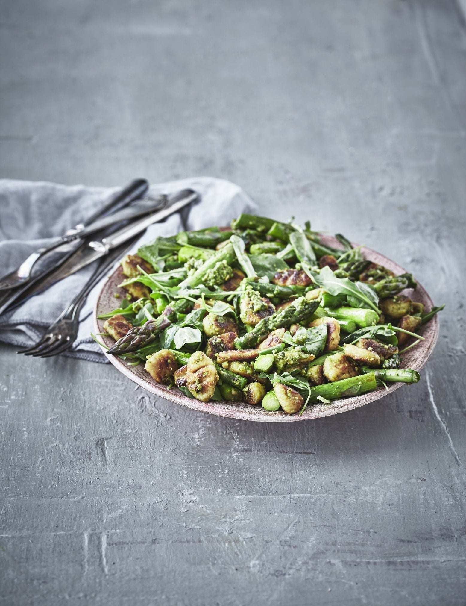 Butterbean gnocchi med grøn pesto