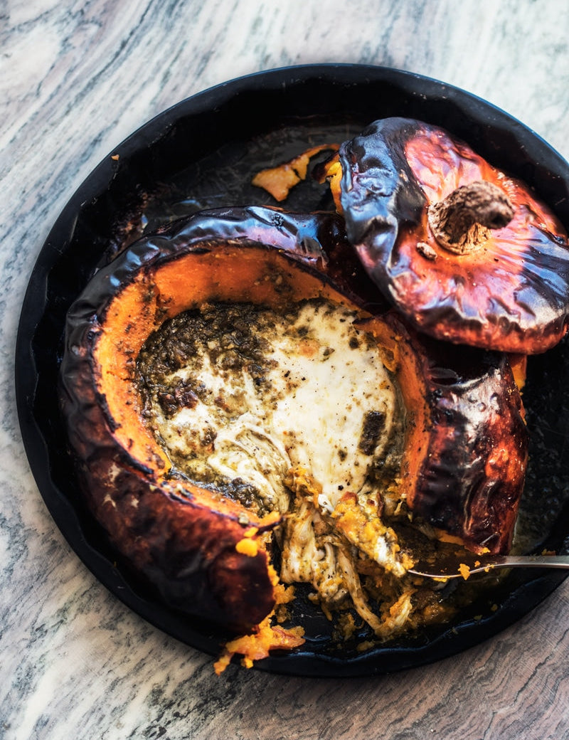 Fyldt græskar med pesto & mozzarella