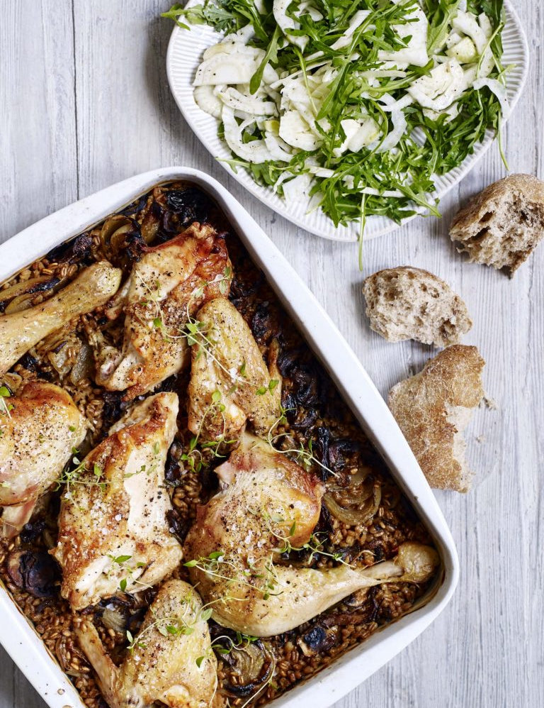 Kyllingefad med svampe og speltkerner