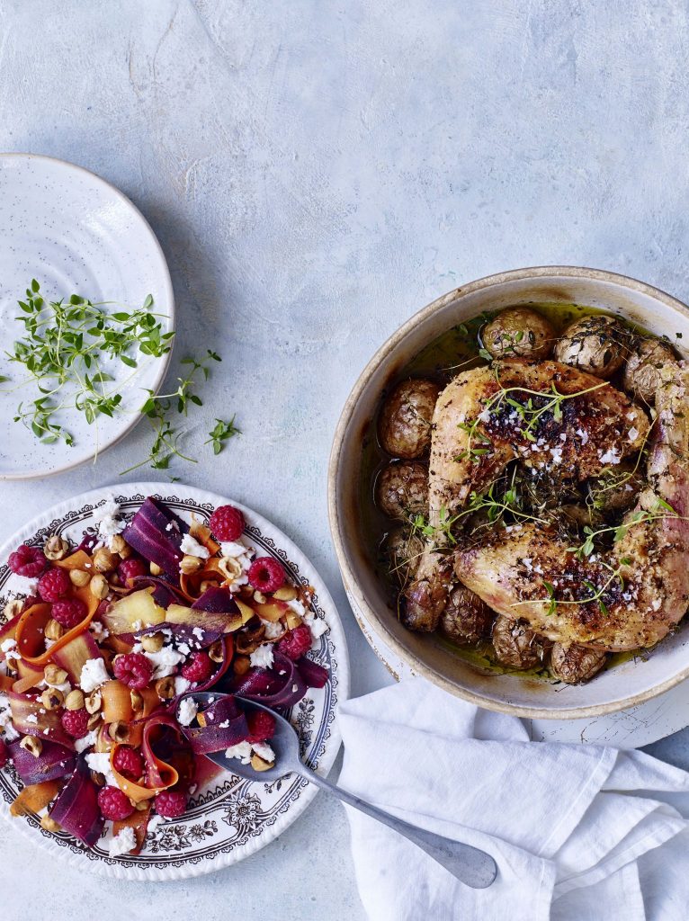 Kyllingelår med nye kartofler og gulerodssalat