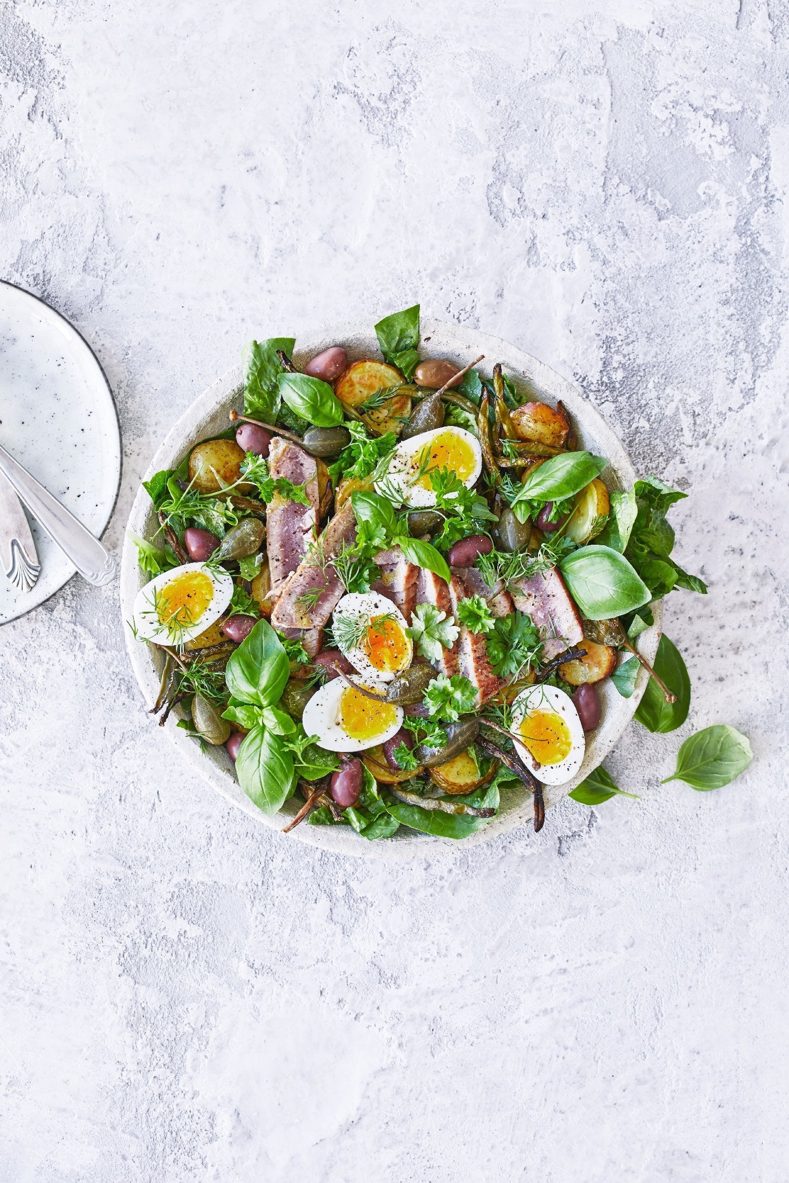 Salade niçoise med ristede kartofler