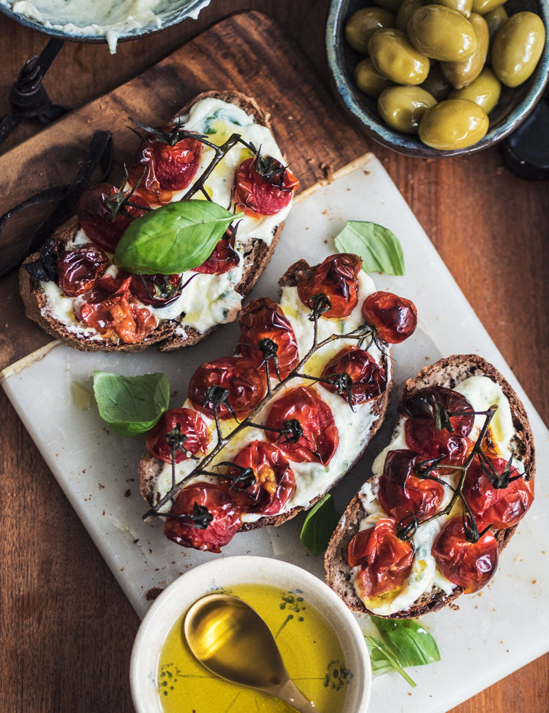 Bruschetta med ricottacreme & bagte tomater