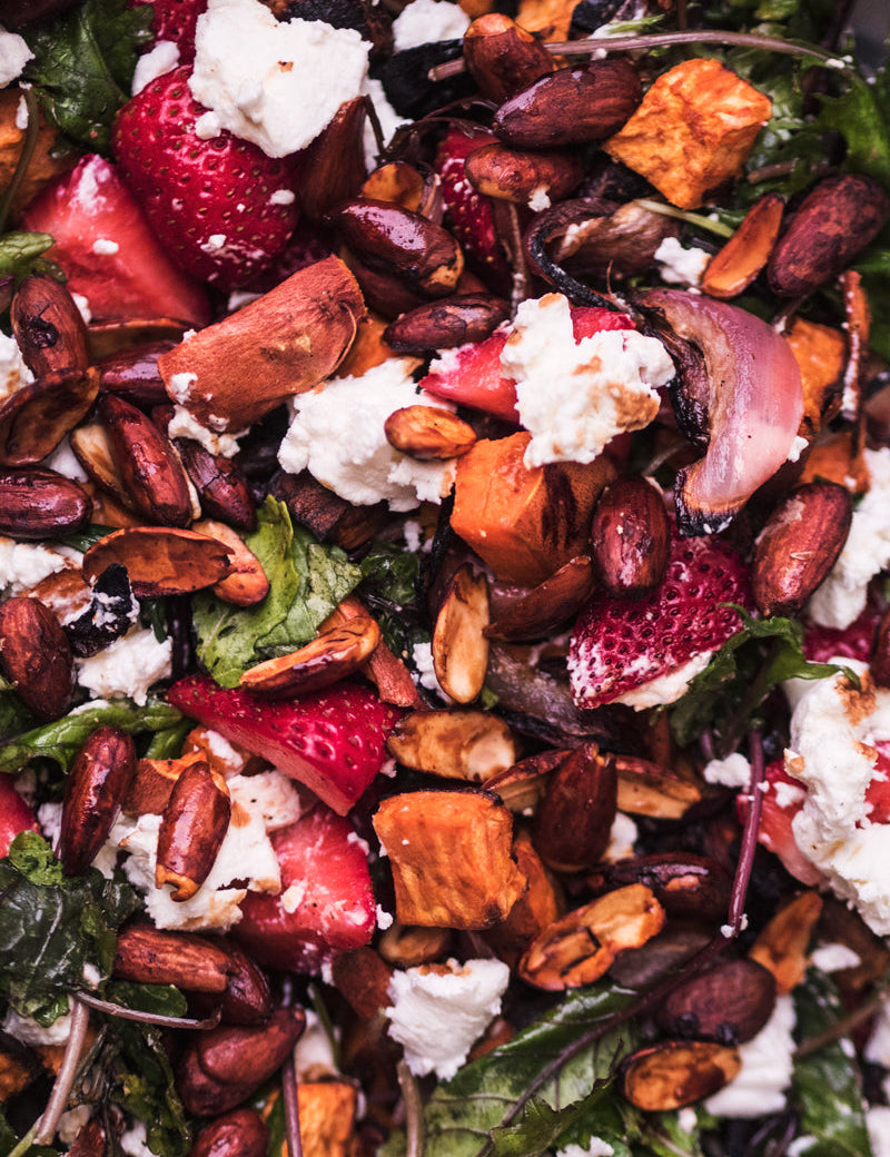 Salat med søde kartofler & jordbær