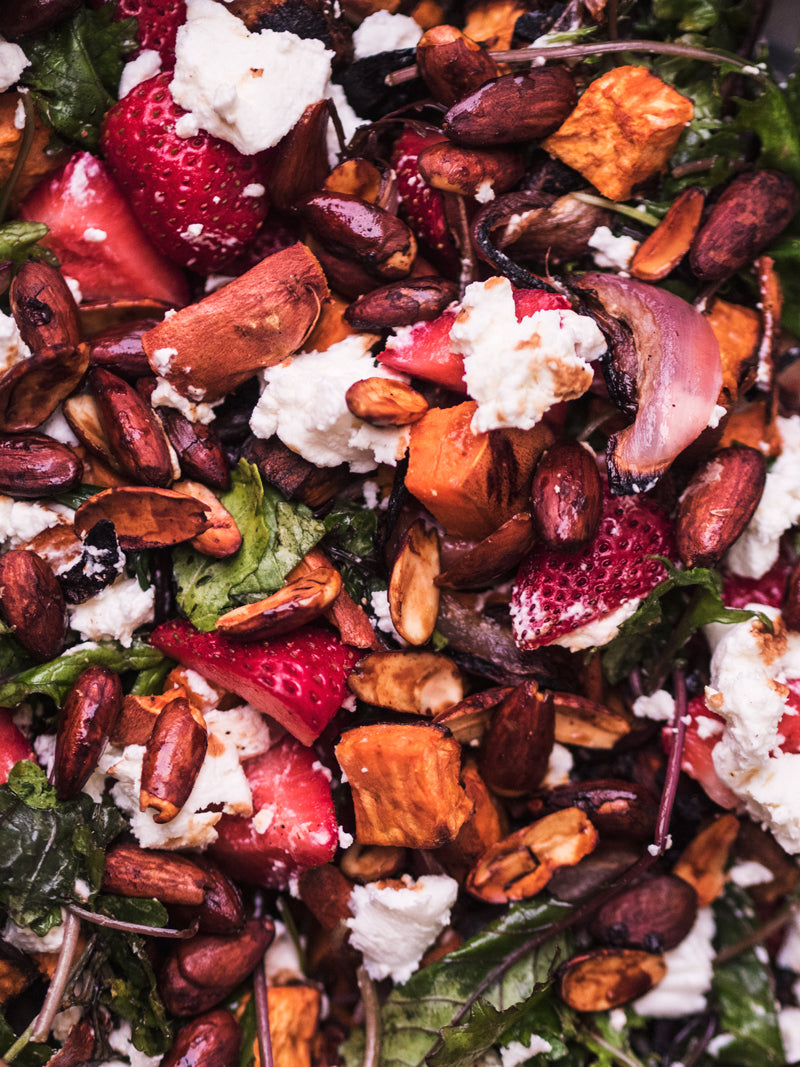 Salat med søde kartofler & jordbær