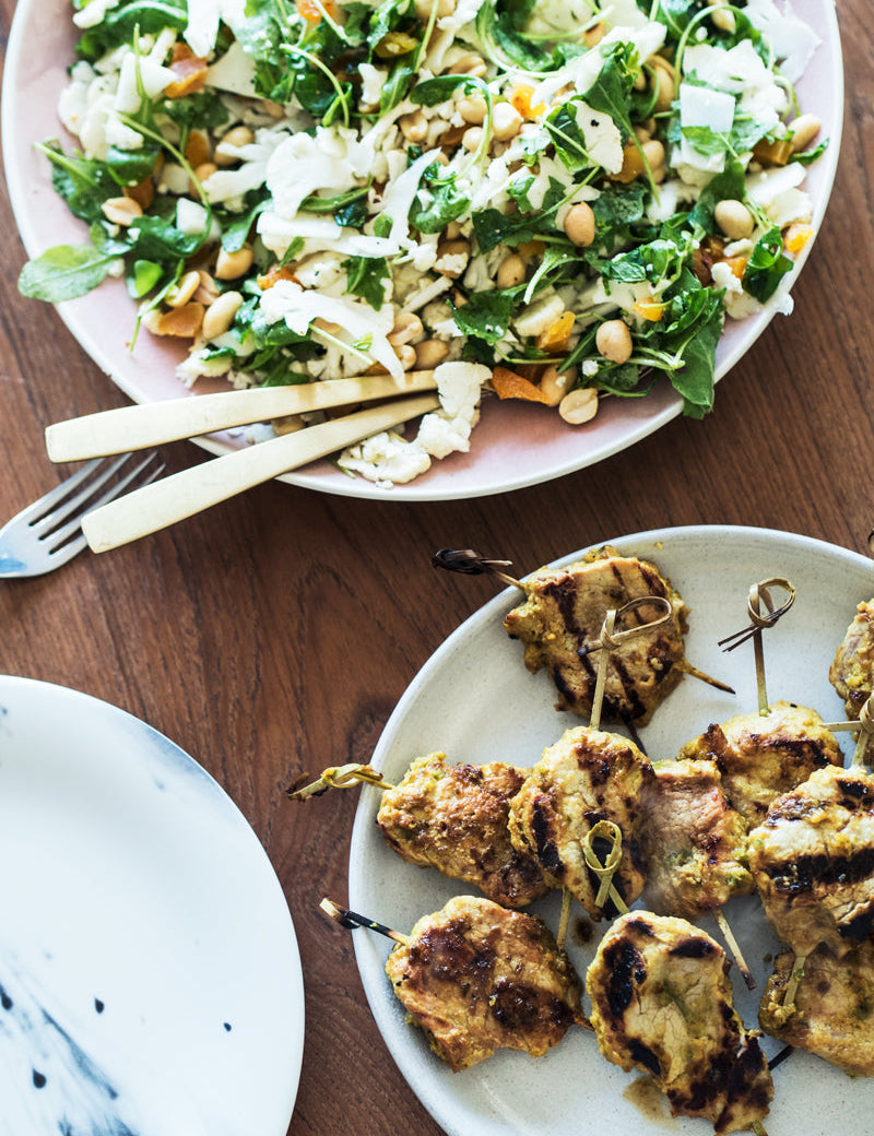 Chilimarineret satay med blomkålscouscous & myntedressing