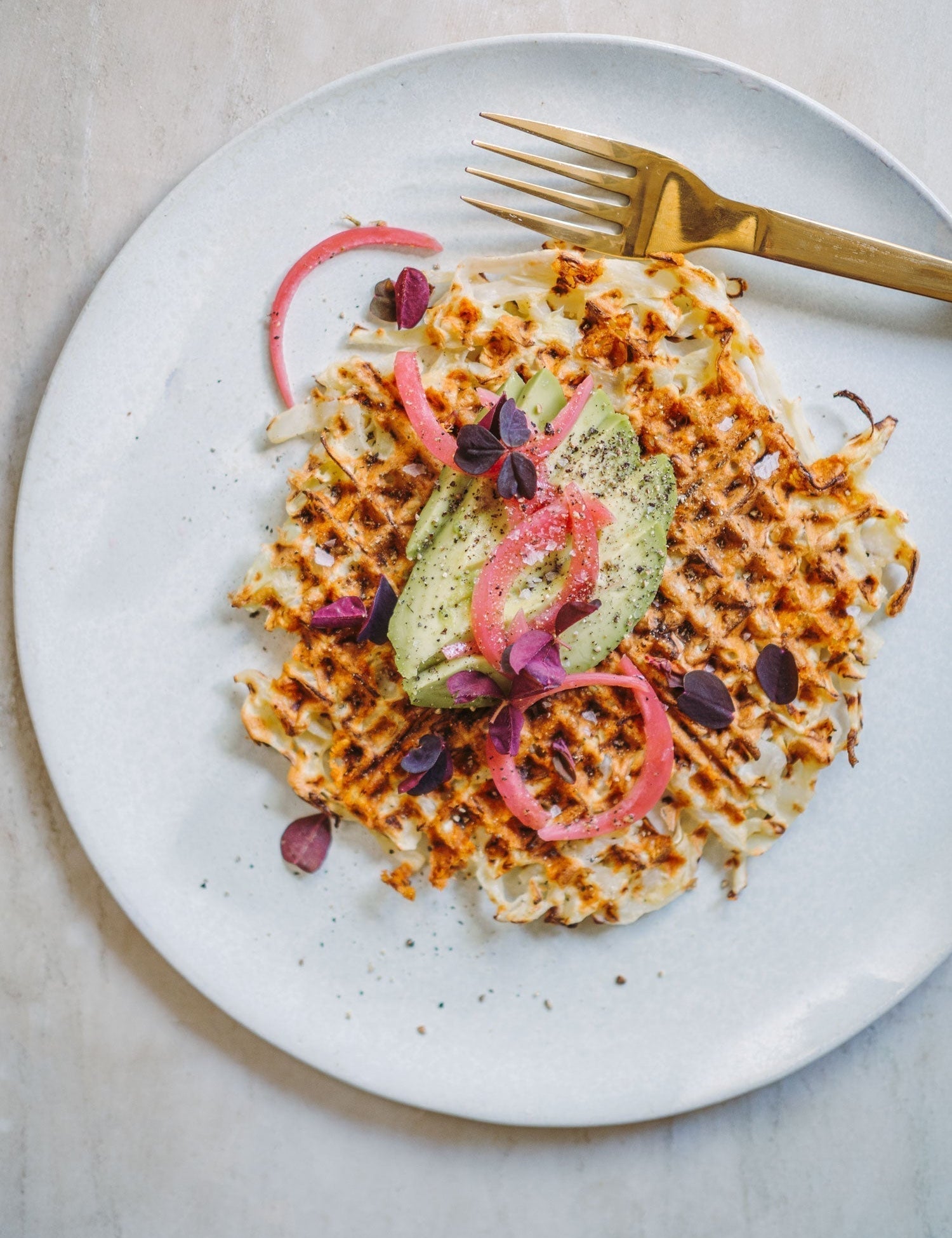 Grøntsagsvafler med spidskål