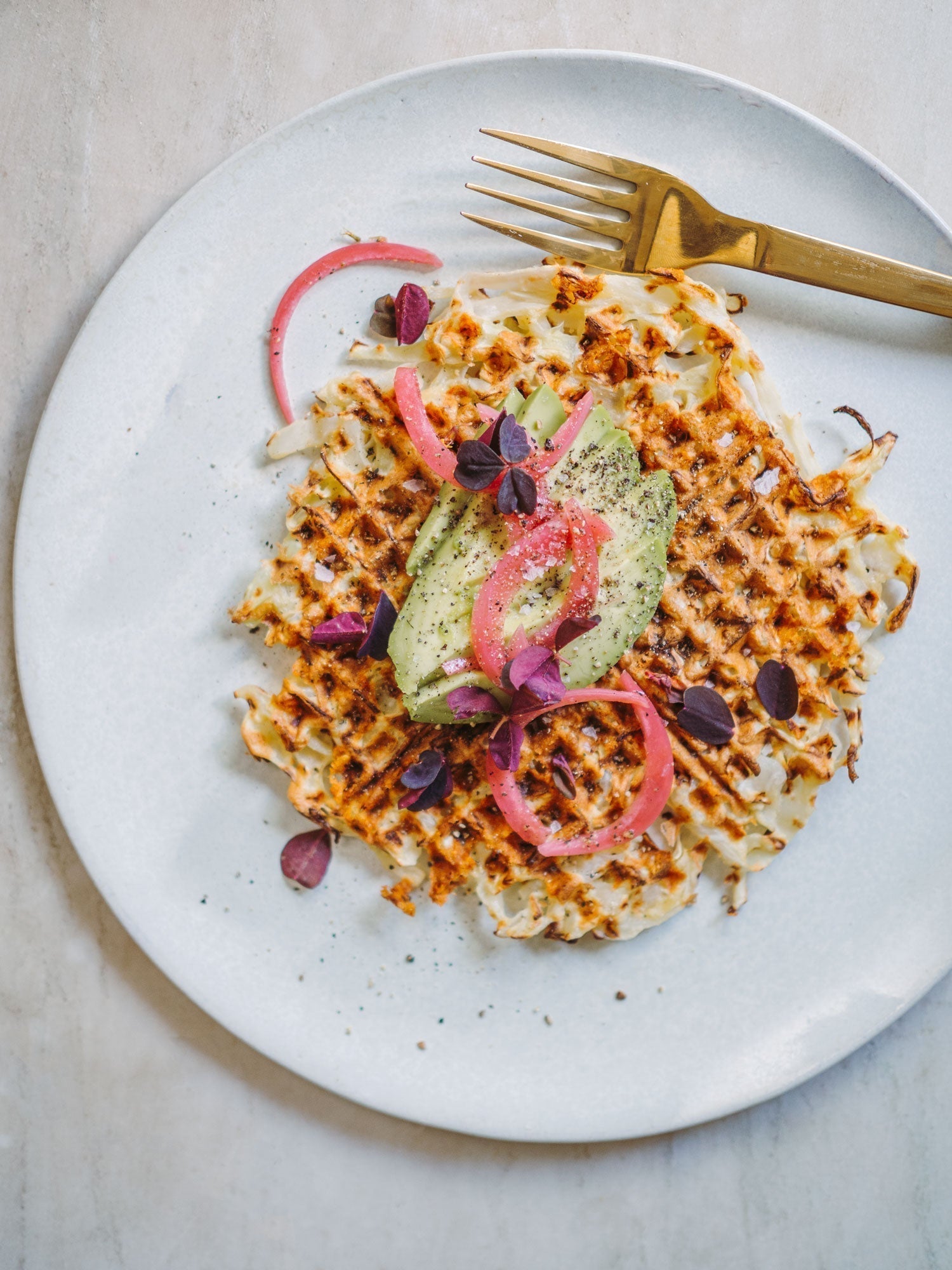 Grøntsagsvafler med spidskål