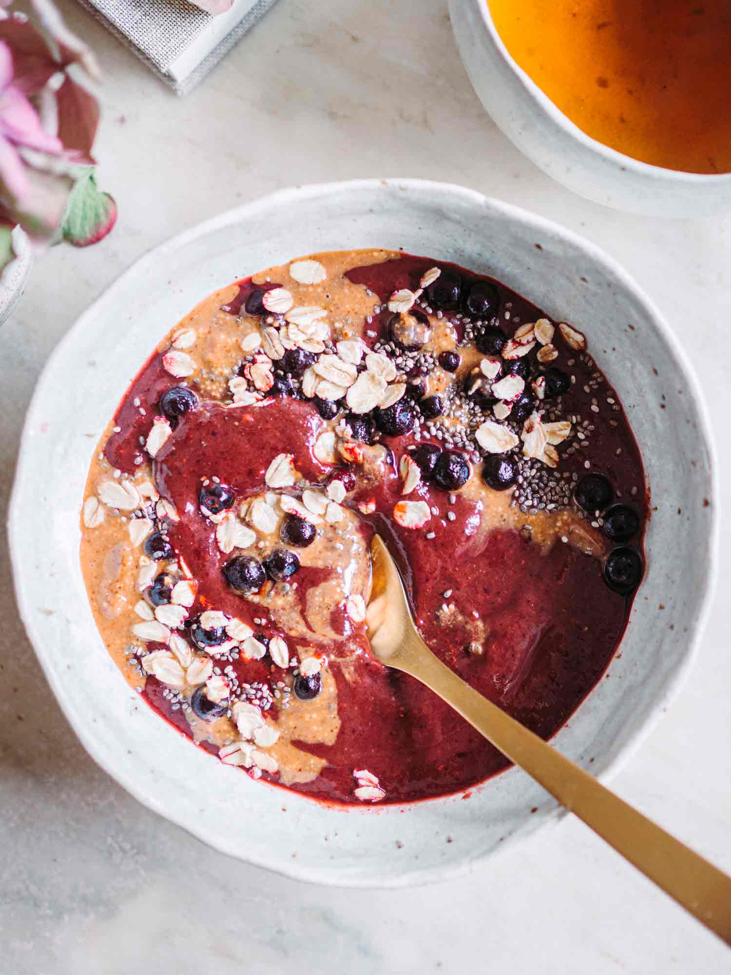 Blåbær smoothie bowl