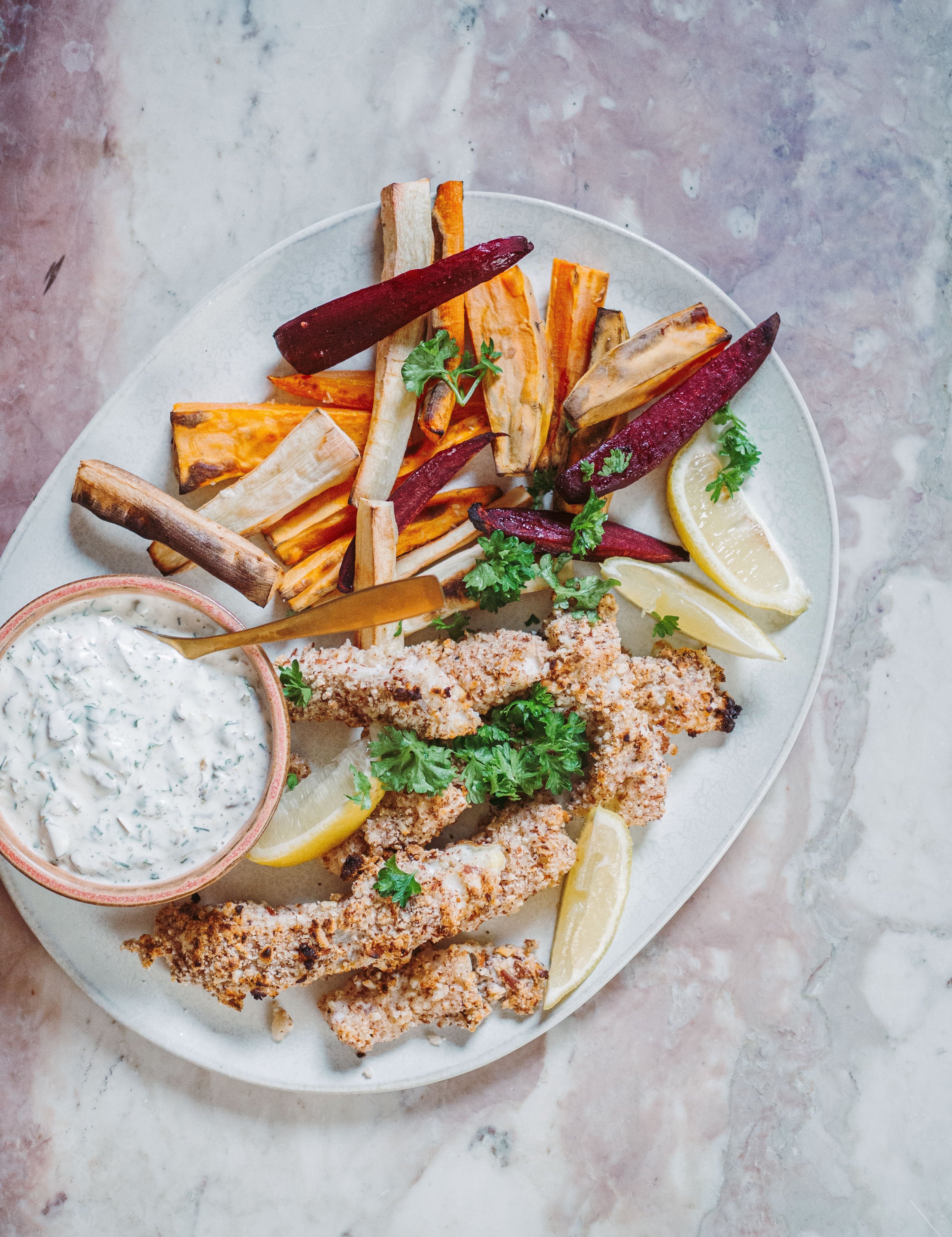 Fish'n'chips med rodfrugter & tartarsauce