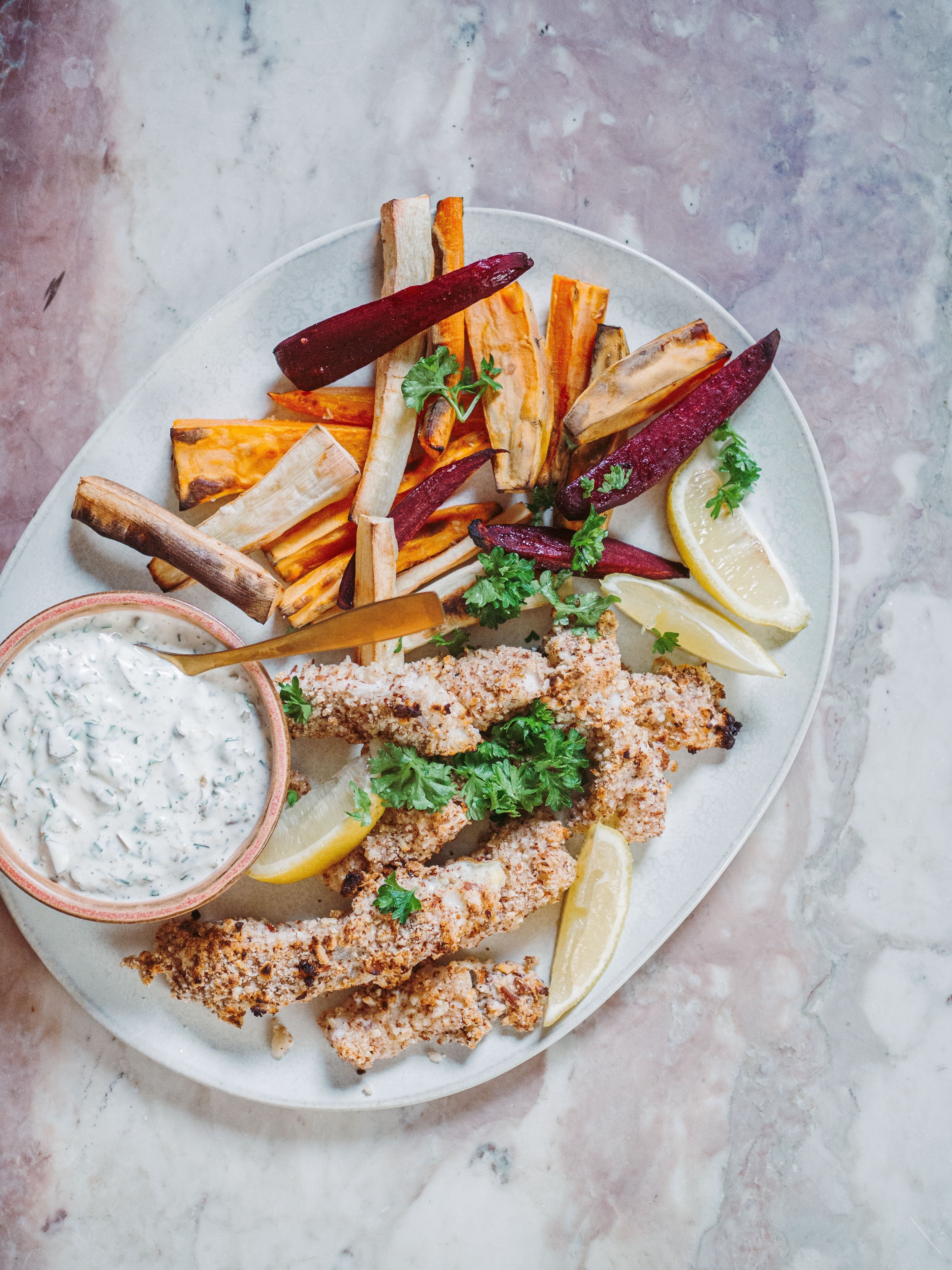 Fish'n'chips med rodfrugter & tartarsauce