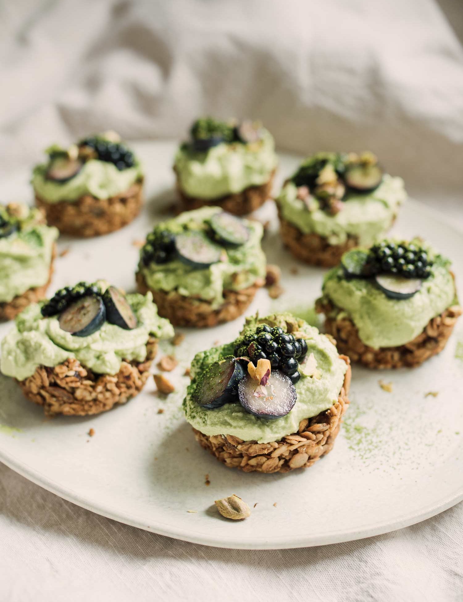 Matchatærter med granolabund