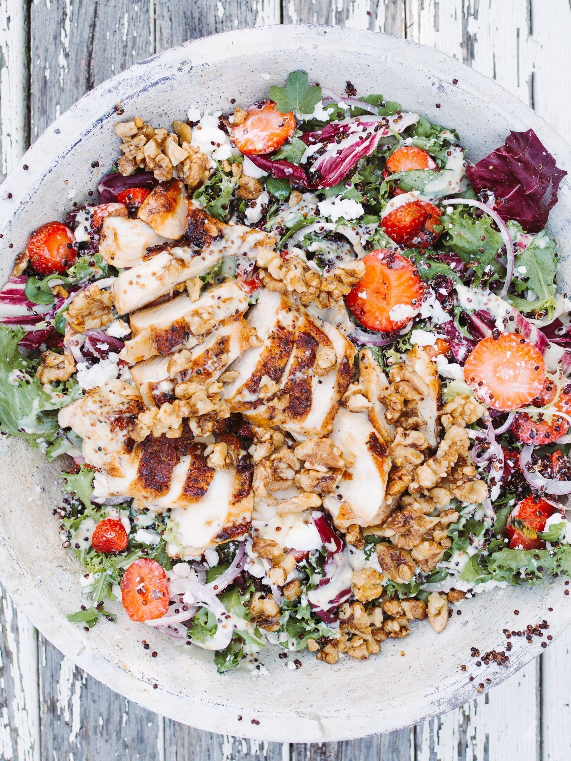 Quinoasalat med kylling og jordbær