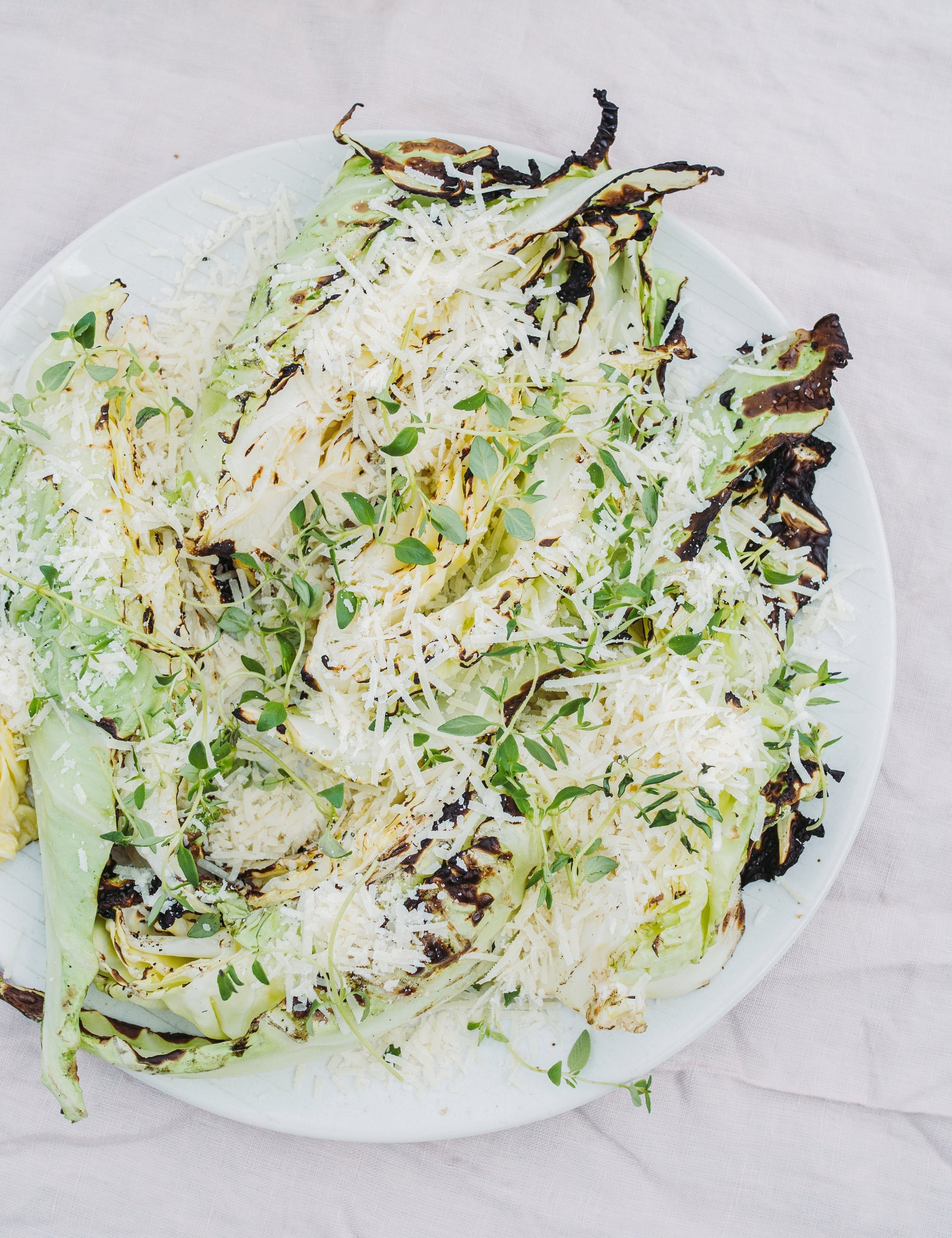 Grillet spidskål med parmesan