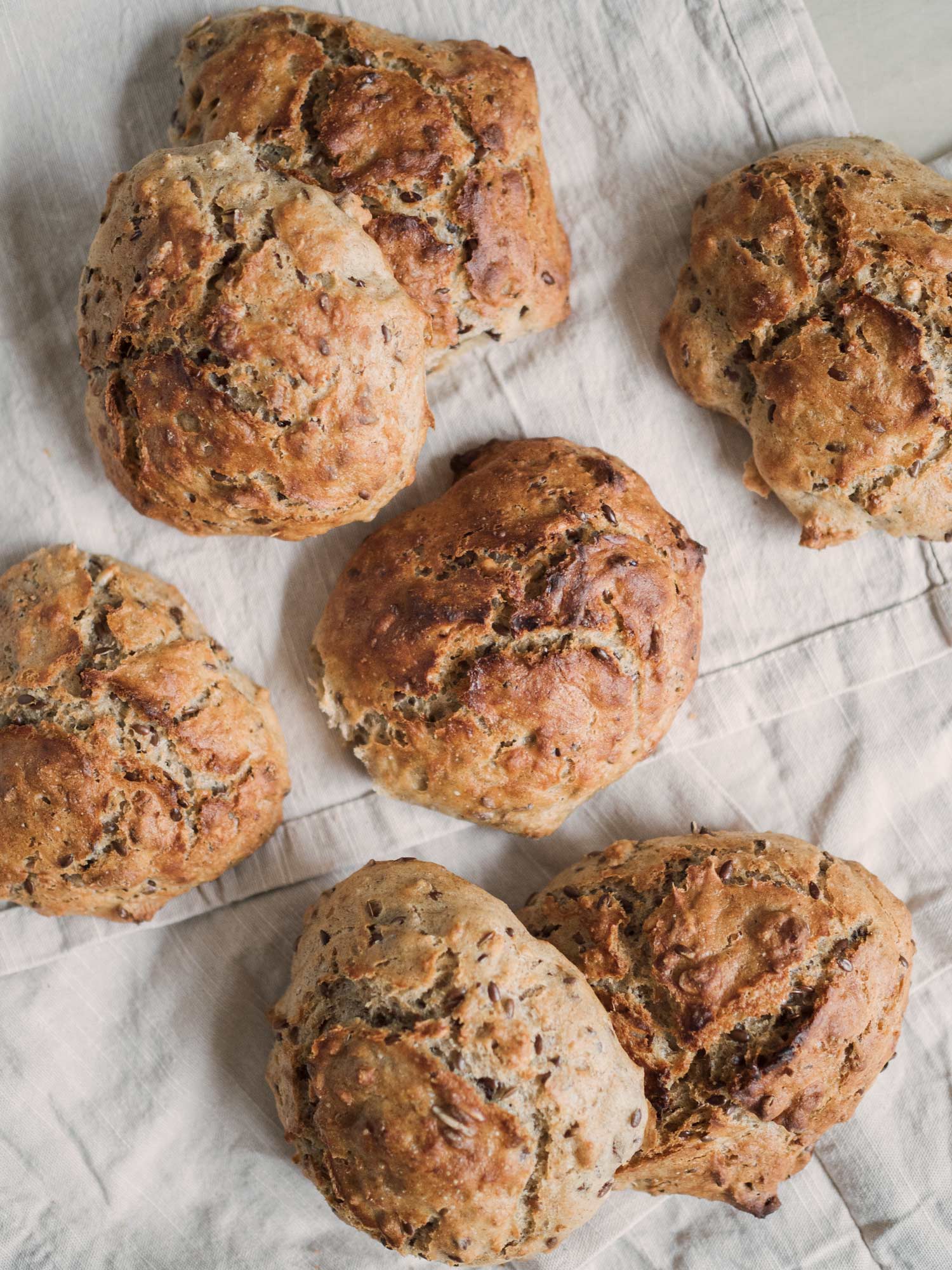 Koldhævede grovboller