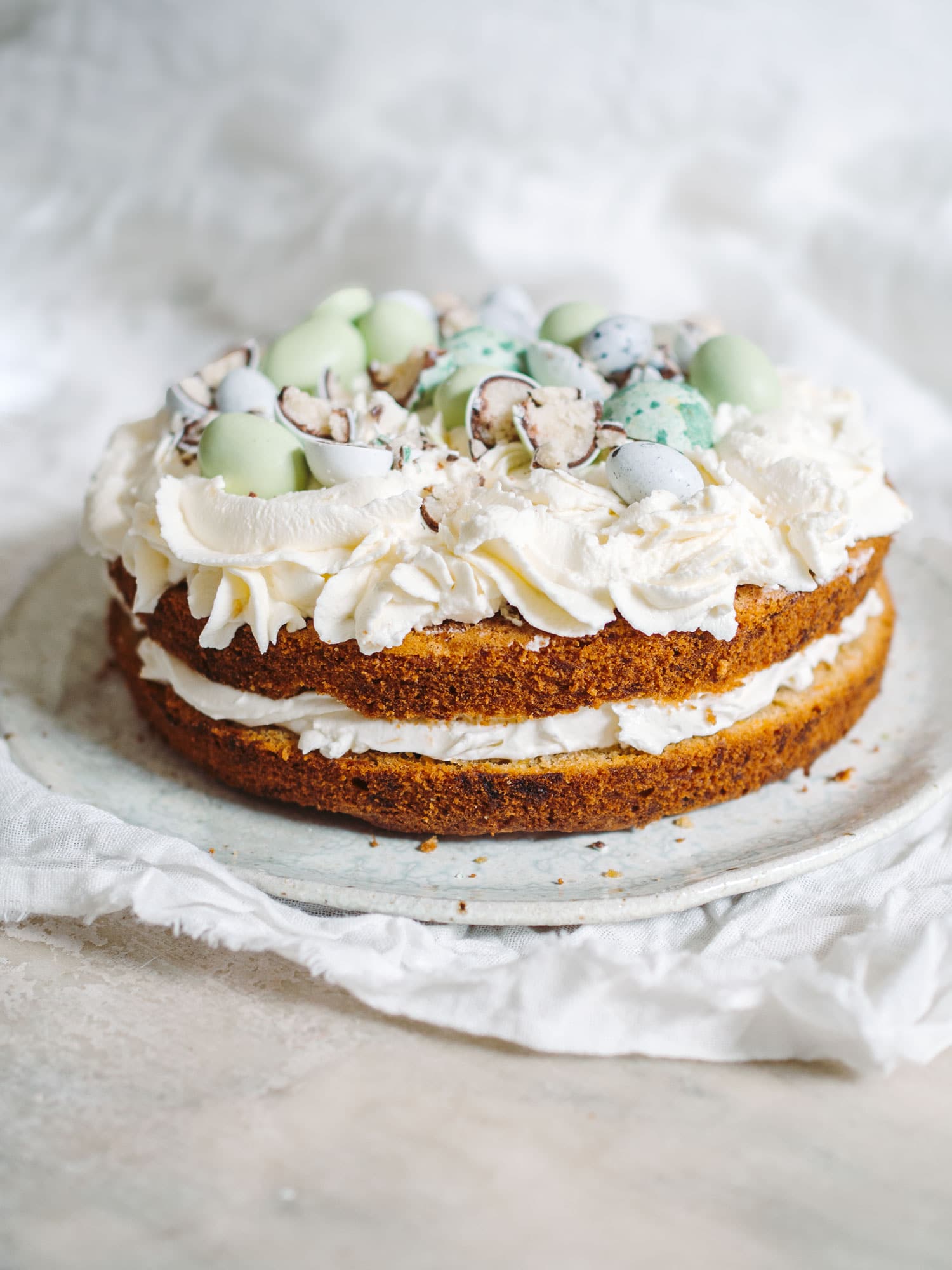 Påskekage - Gulerodslagkage med flødeostcreme