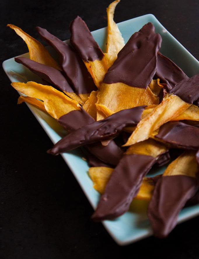 Tørret mango med mørk chokolade