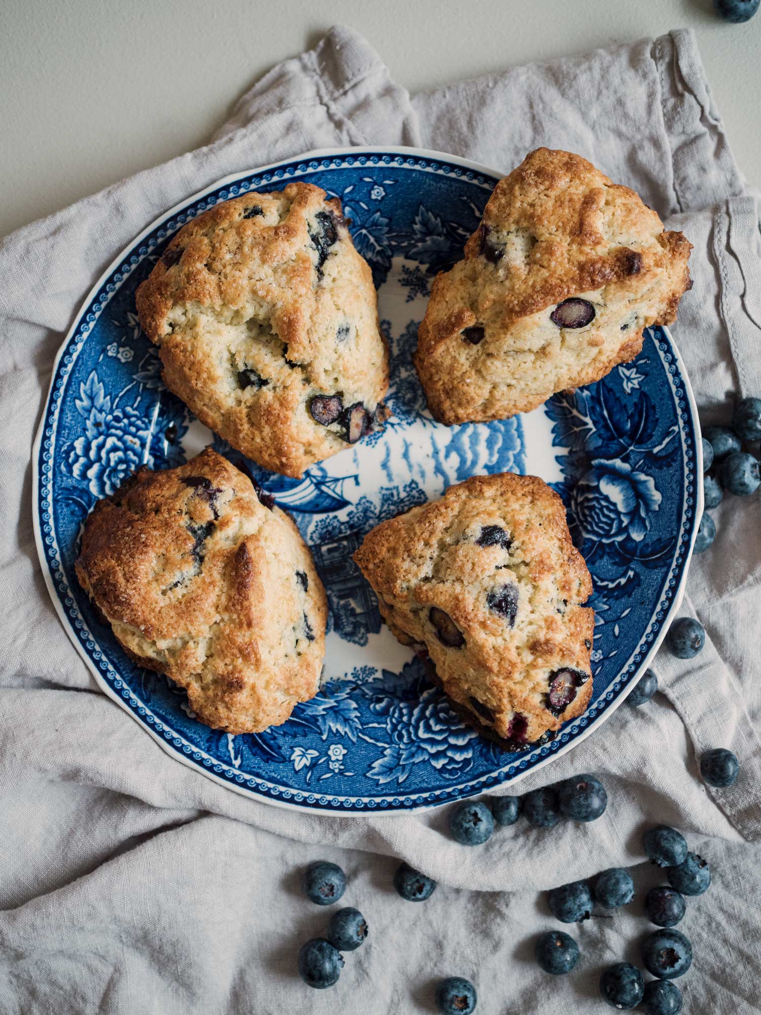 Scones med blåbær