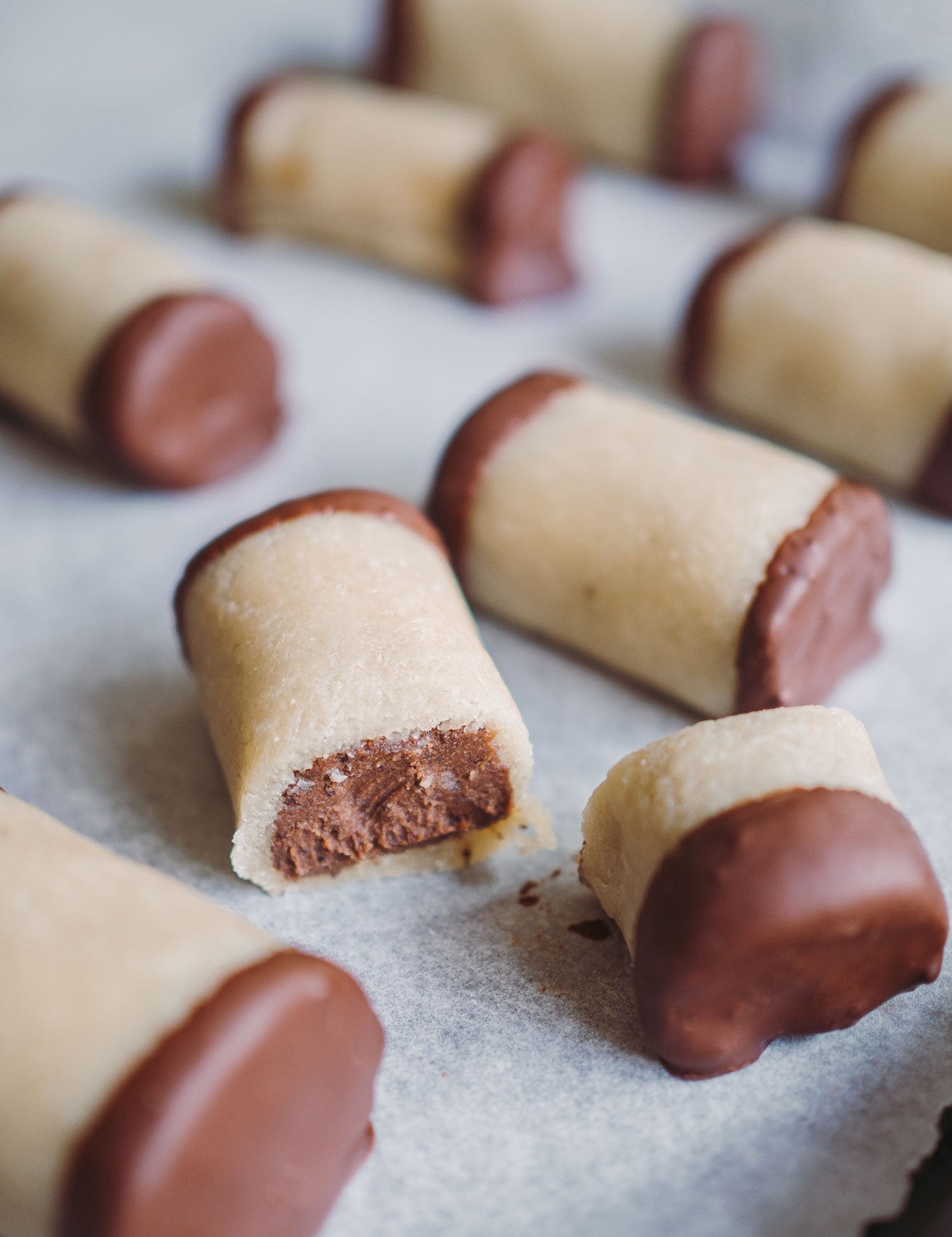 Sunde træstammer med sorte bønner