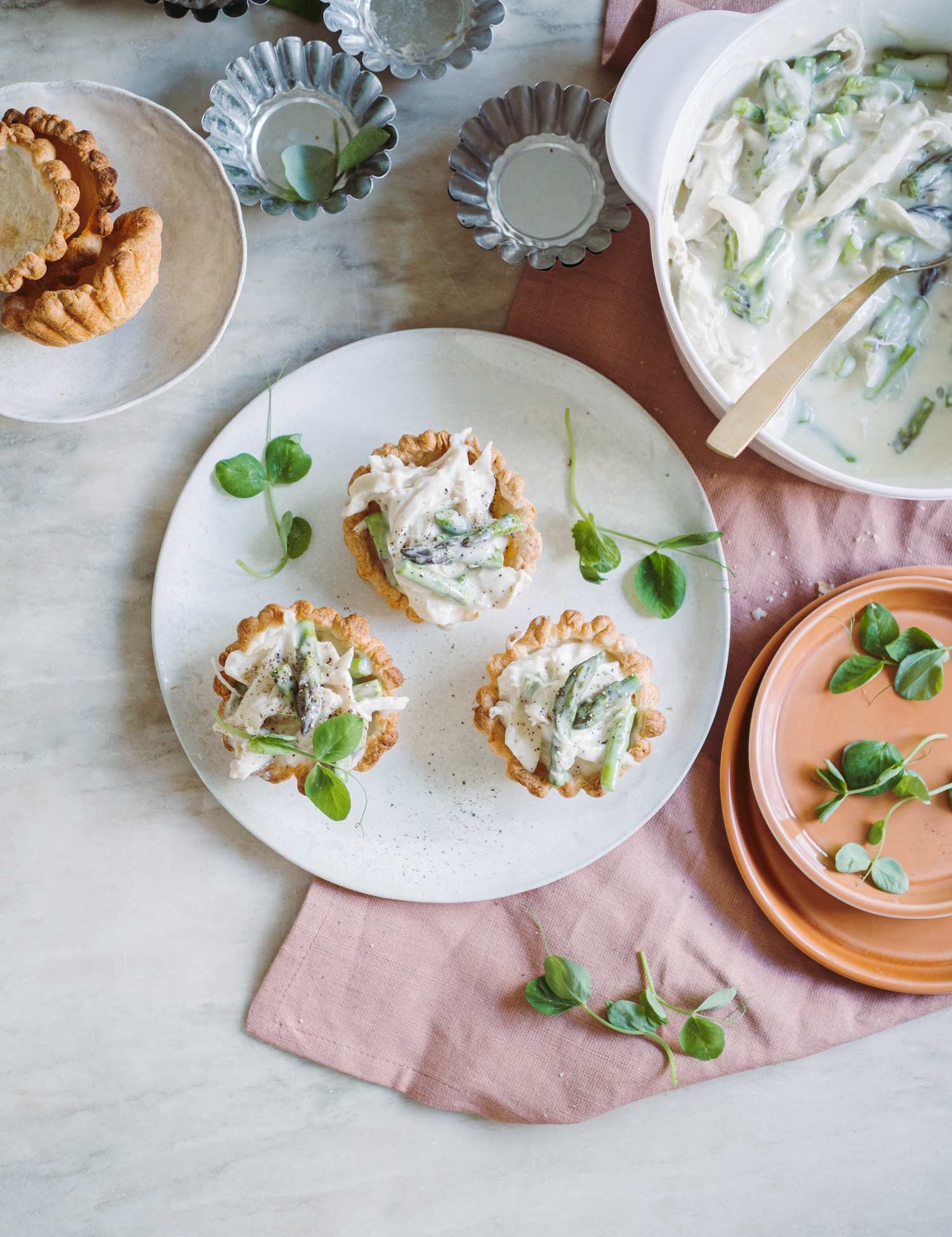 Tarteletter med kylling og asparges