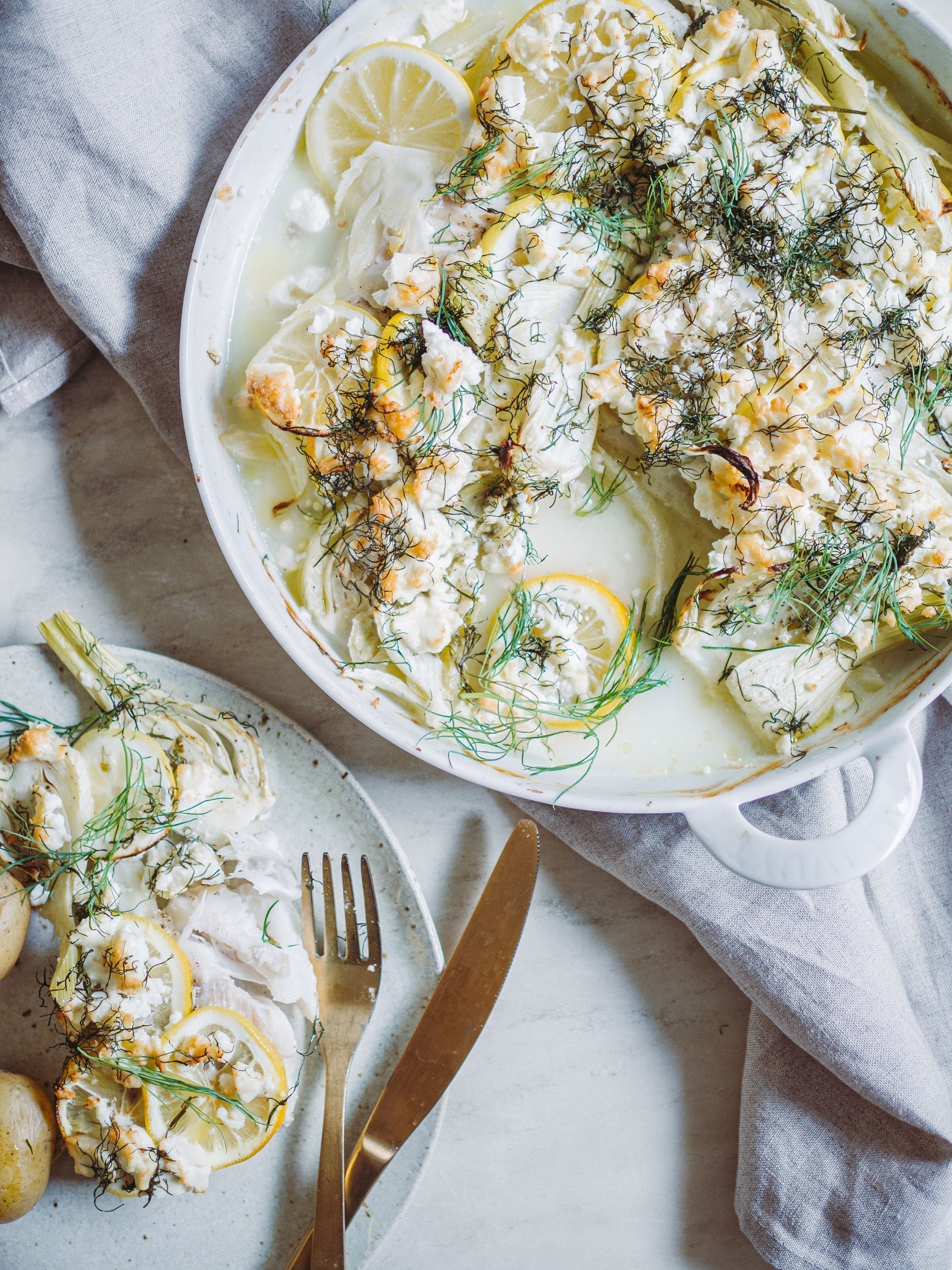 Torsk i fad med fennikel, citron og feta