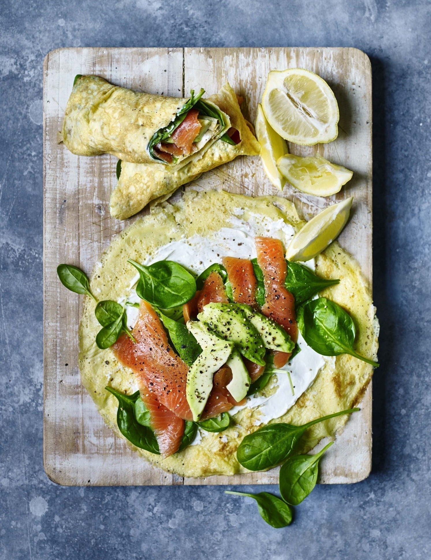 Æggewraps med laks & avocado