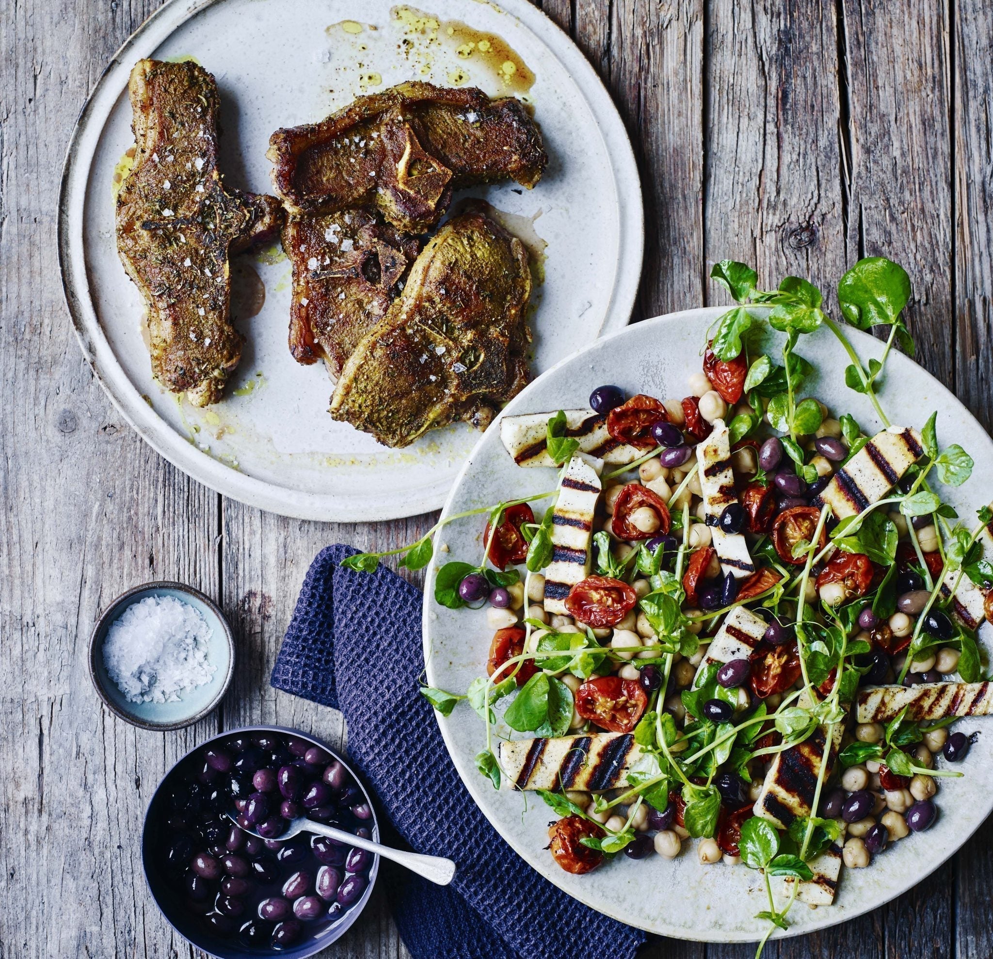 Græske lammekoteletter med kikærtesalat