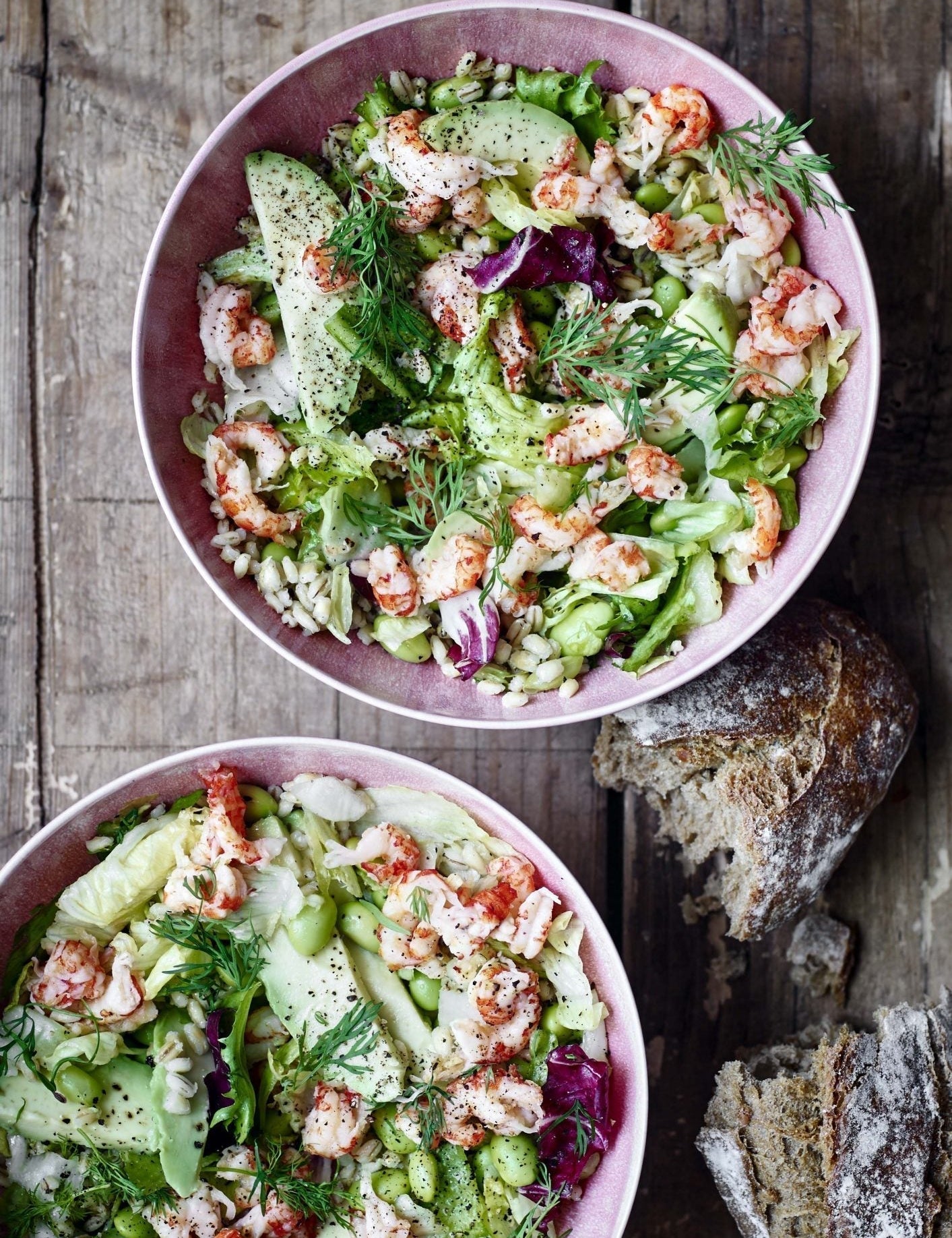 Salat med krebsehaler og perlespelt